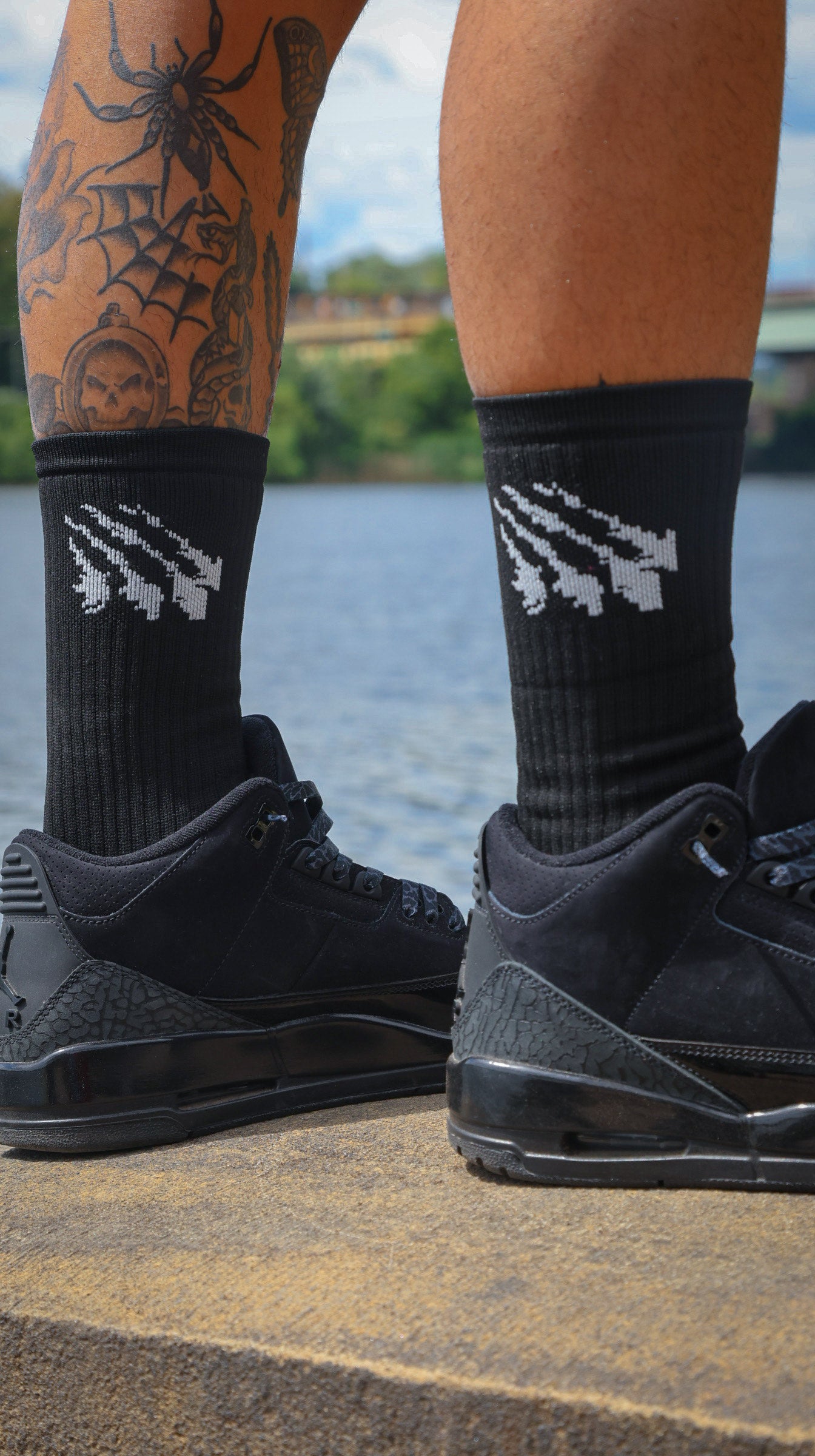 Relentless Logo Socks - Black and White Essentials